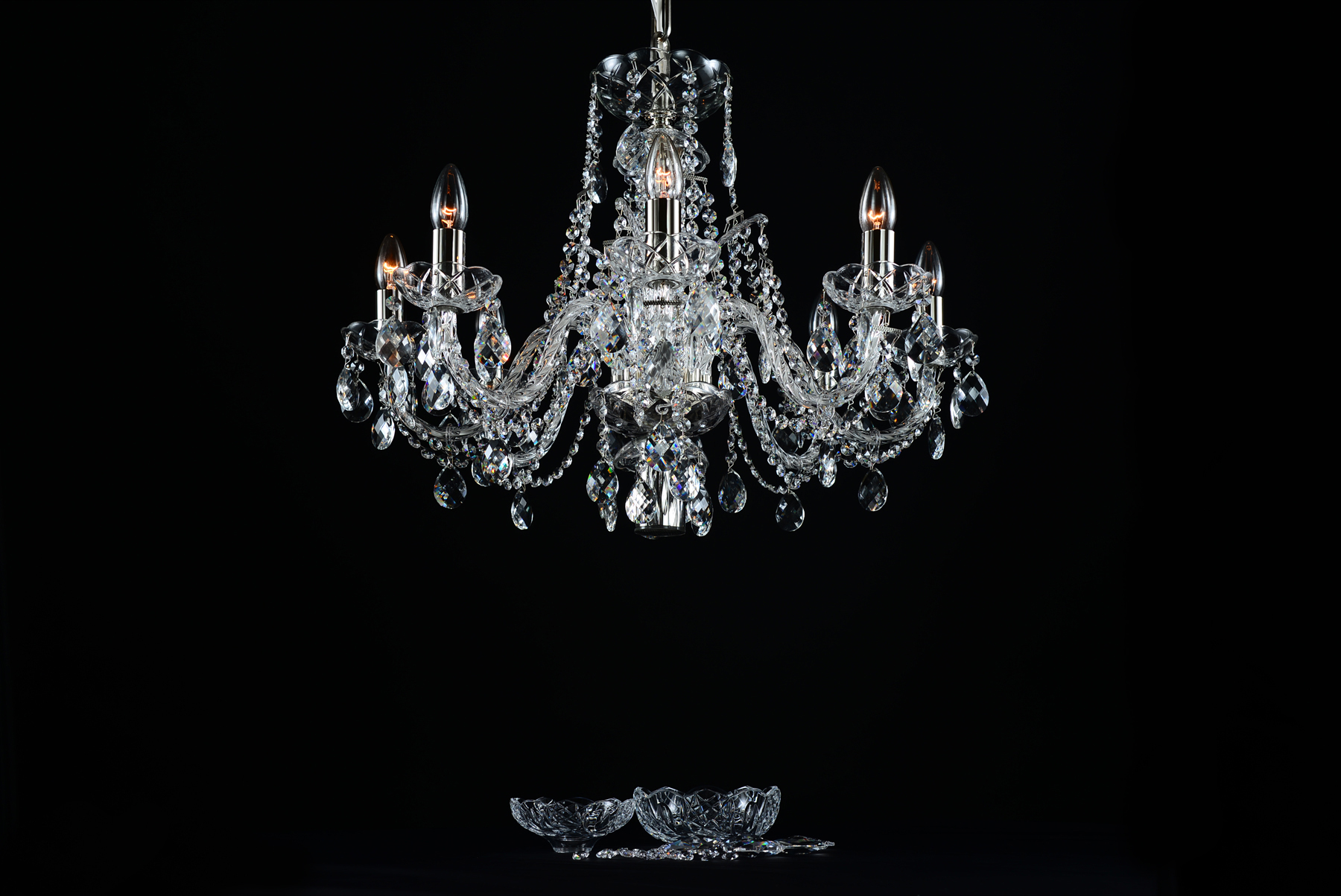 An eight-arm crystal chandelier with LED downlight | LUCKY GLASS